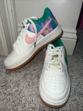 Nike Kids White Sneakers with Pink Swoosh and Green Collar